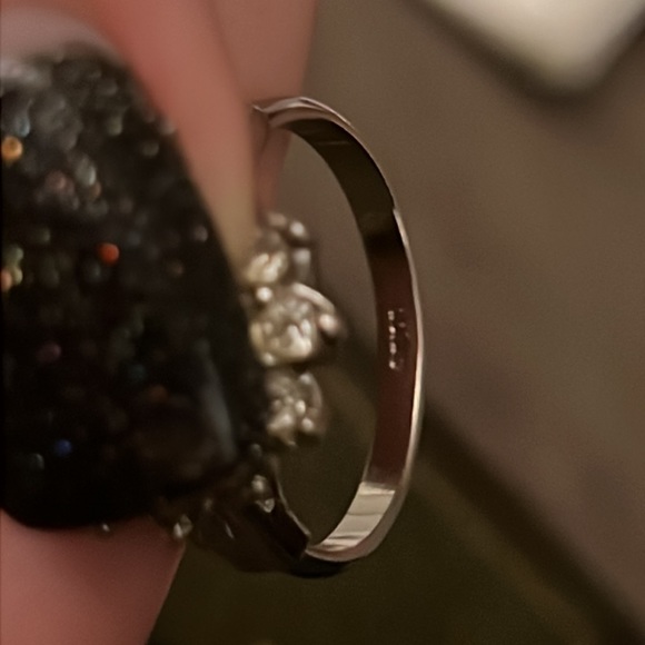 Princess Diana inspired vintage black gemstone ring - Picture 4 of 5